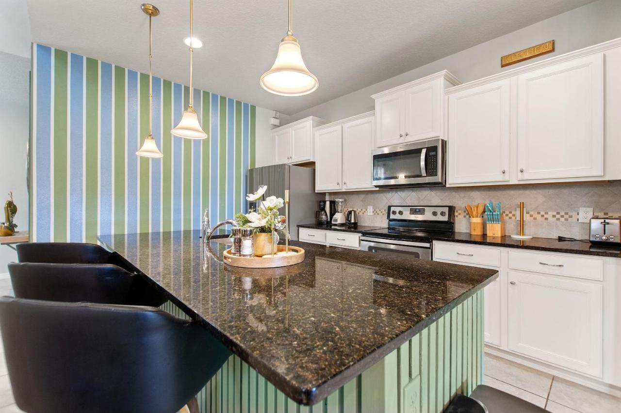Stylish Cozy Family Getaway With Private Pool And Lake View Kissimmee Exterior photo