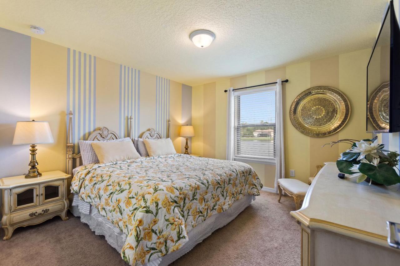 Stylish Cozy Family Getaway With Private Pool And Lake View Kissimmee Exterior photo